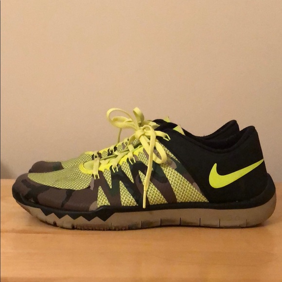 nike army color shoes